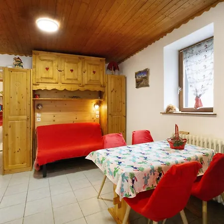 - Les Ecrins 2 Apartment *